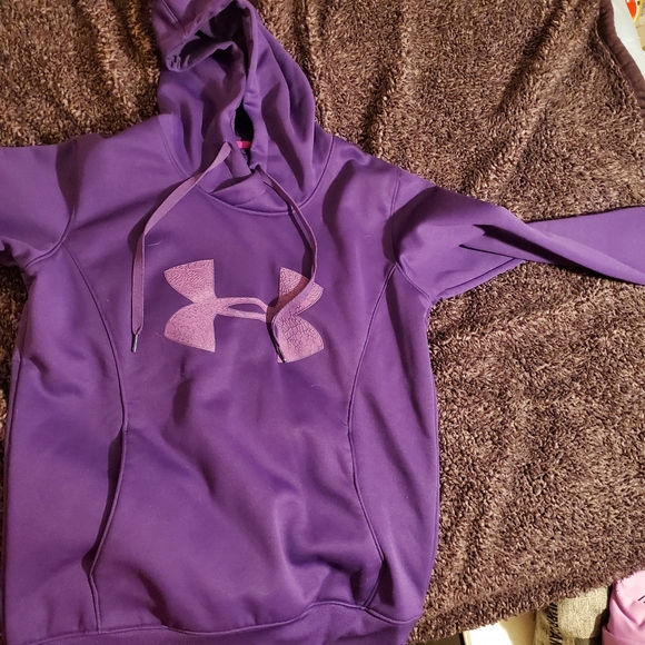 Under Armour Other - Under army purple sweat shirt